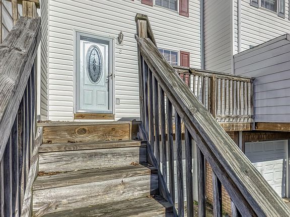 3rd image of 121 Bilco St