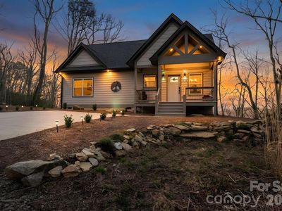 1474 Locust Grove Rd, Hendersonville, NC, 28792
