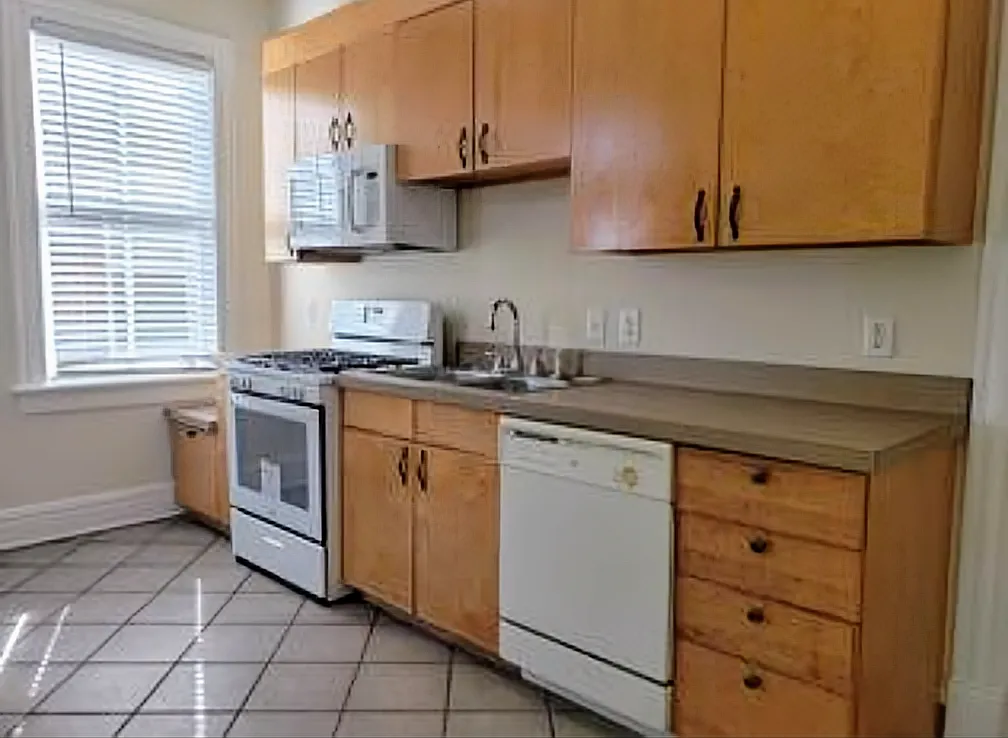 3 bed, 1200 sqft, $1,975 — Photo 2