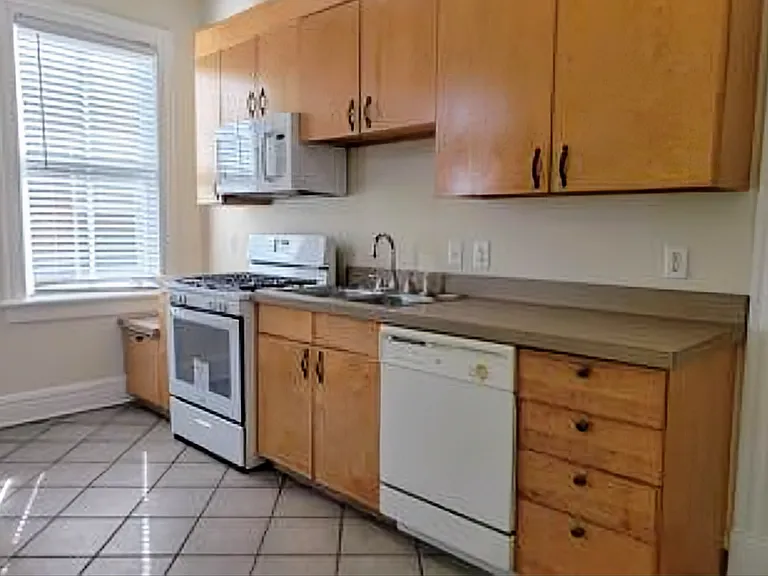 804 W Clay St #2 — Photo 2
