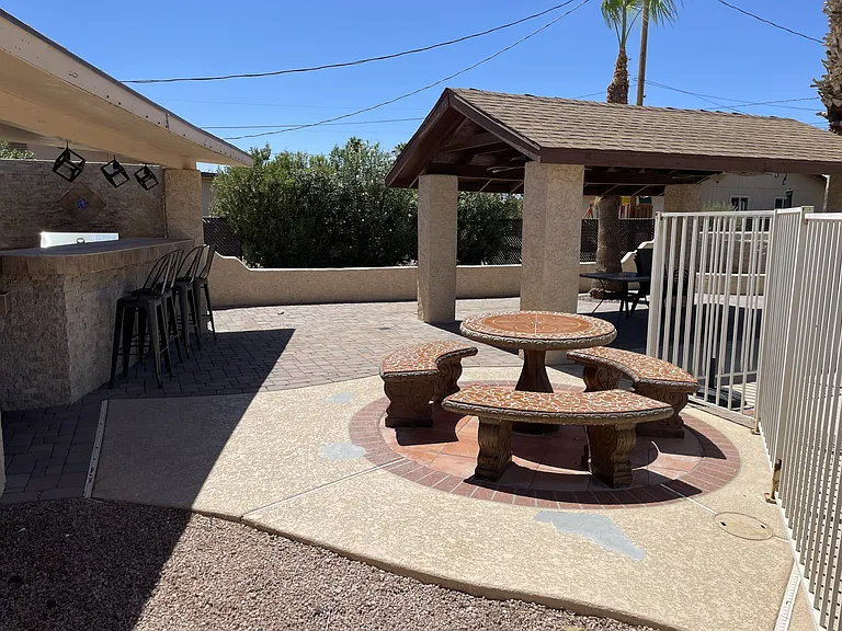 908 E Mesquite Ave — Photo 28