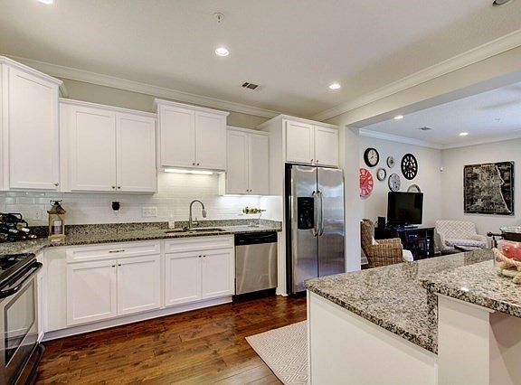 4th image of 1404 Reserve Ct