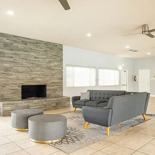 Clubhouse (residents only)