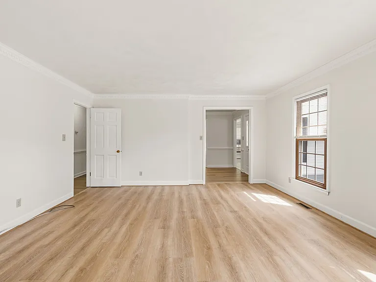 512 Bonsack Ct — Photo 8