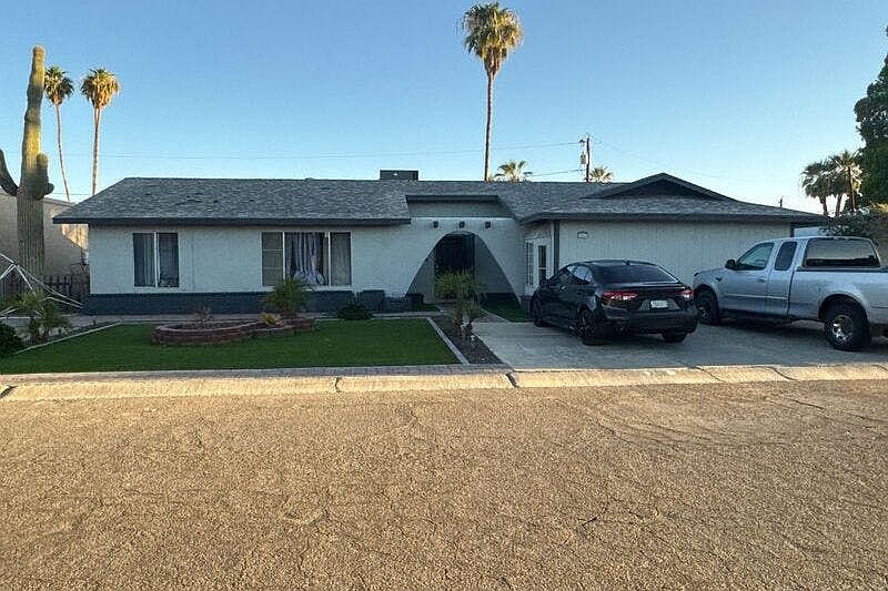 1st image of 2212 W Pueblo St