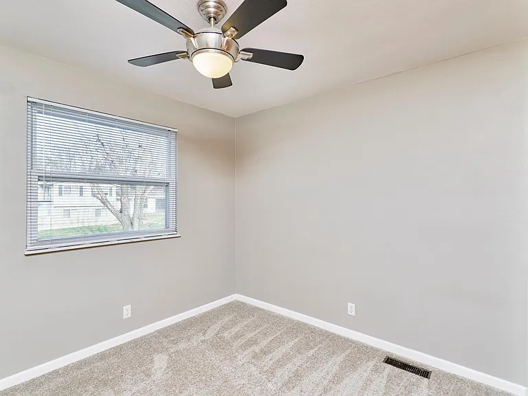 3204 Bristol Hall Dr — Photo 20