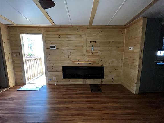 5th image of 124 W Parker Ave