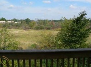 990 Spirea, Howell, MI 48843