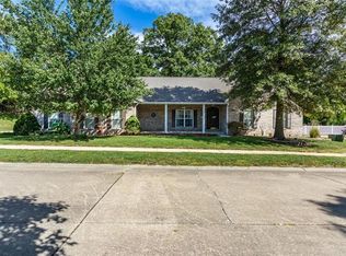 303 Briartree Ln, Saint Louis, MO 63129