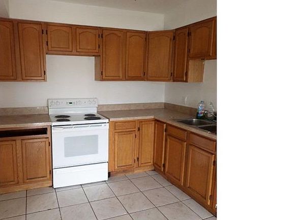 5th image of 4634 20th Ave S