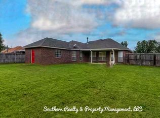 68 Silver Pointe Dr, Millbrook, AL 36054