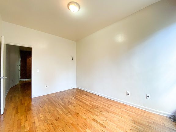 3rd image of 429 W 46th St APT 4A