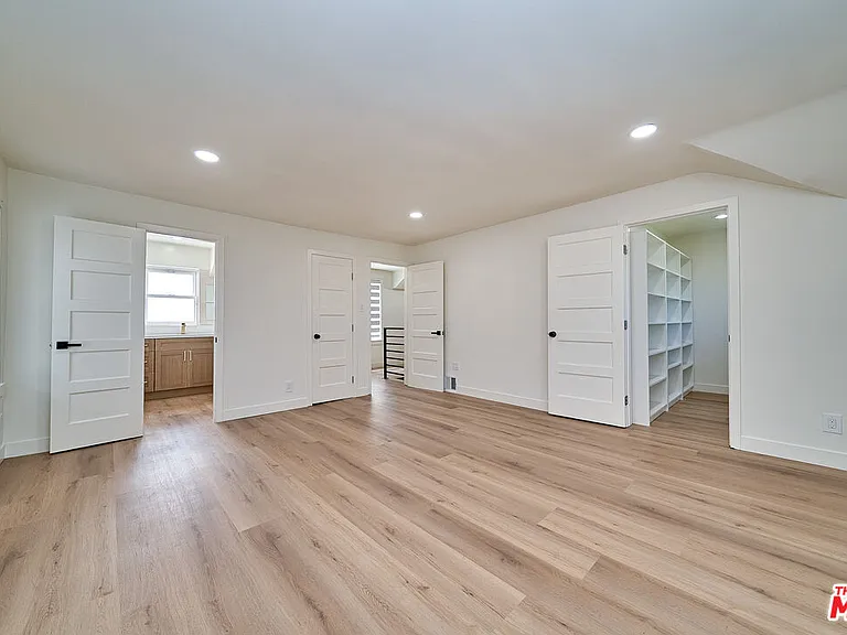 347 S Highland Ave — Photo 17