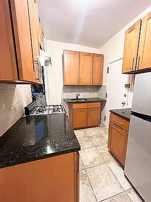 3rd image of 122 Macdougal St APT 7