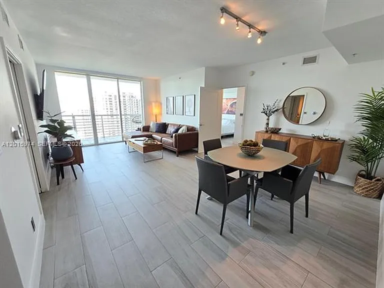 325 Biscayne Blvd #3719 — Photo 12