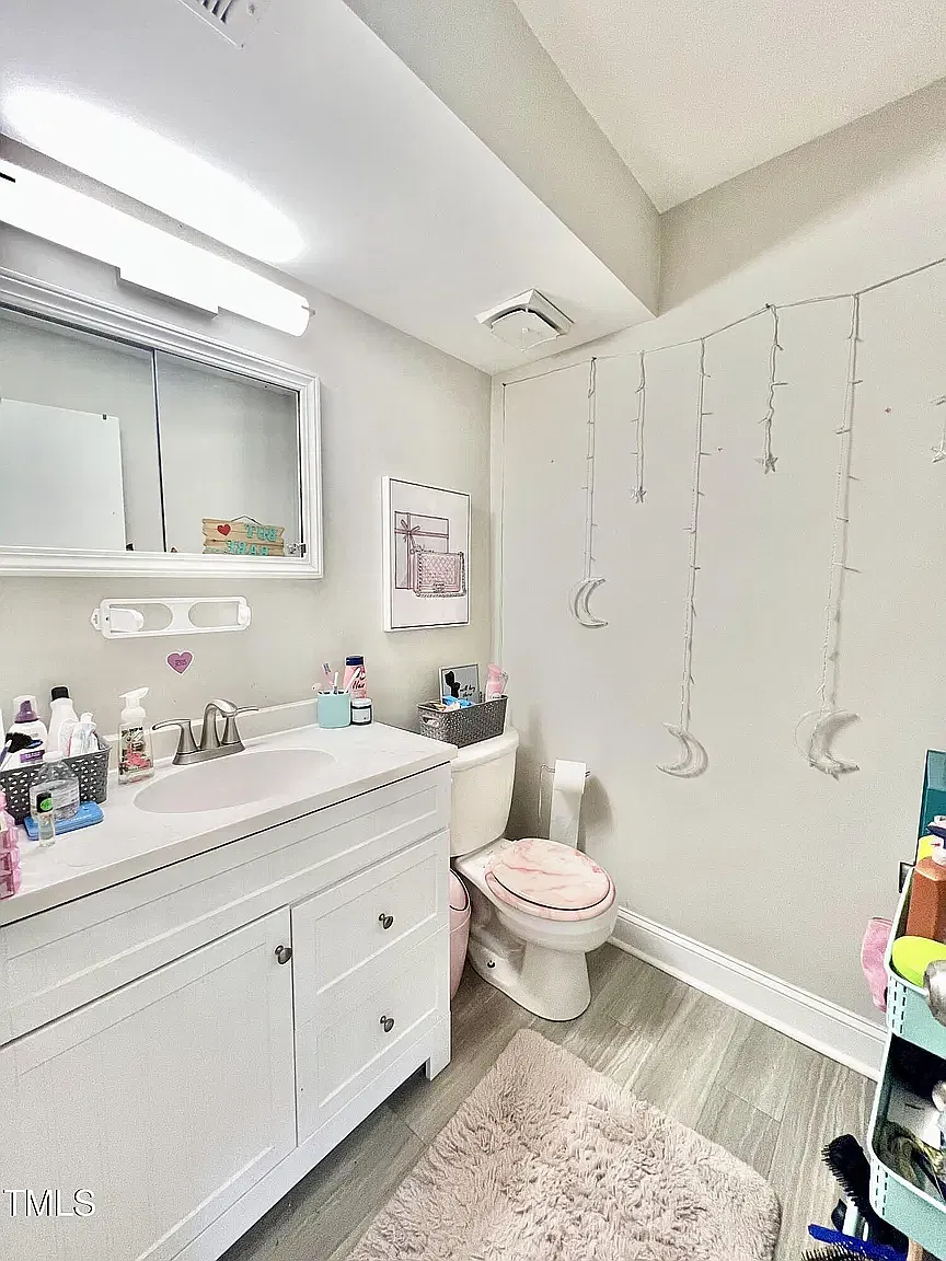 2 bed, 1.5 bath, 944 sqft, $1,250 — Photo 1