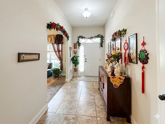 3rd image of 223 Paradise Palm Cir