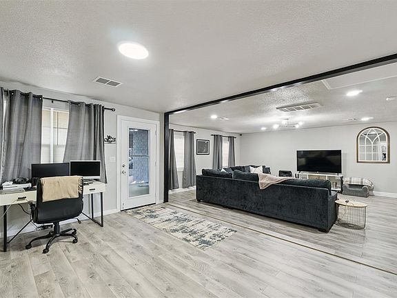 4th image of 1449 N Norman Ave