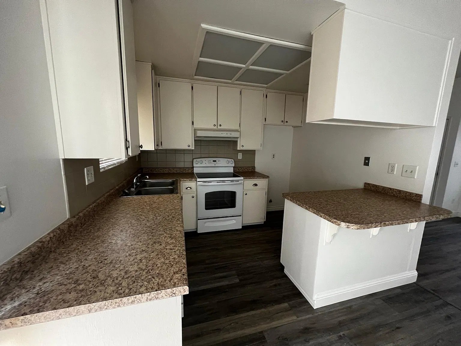 3 bed, 1153 sqft, $2,600 — Photo 4