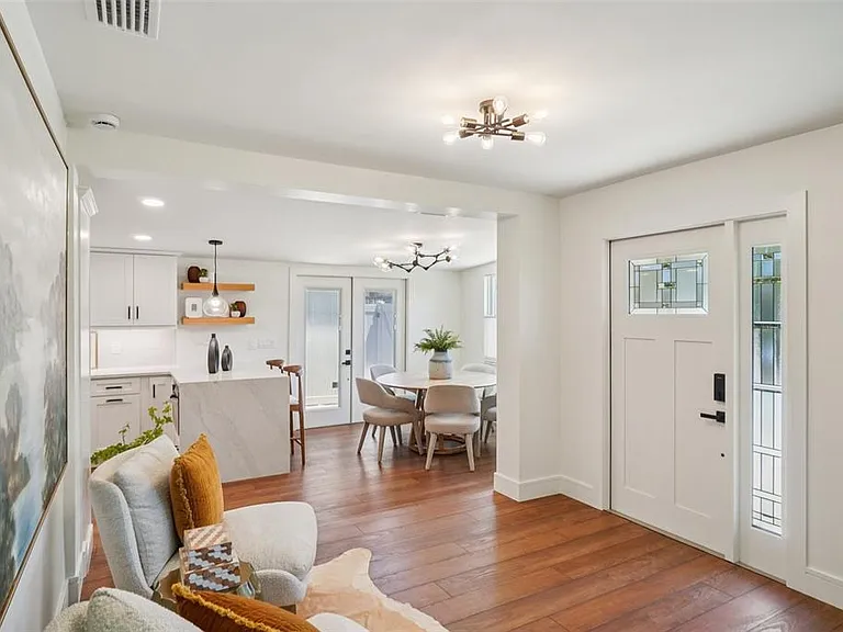 3123 W La Salle St — Photo 11