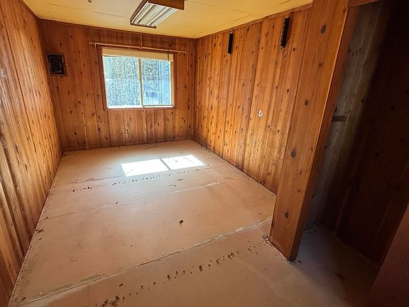 5th image of 52363 Glenwood Dr