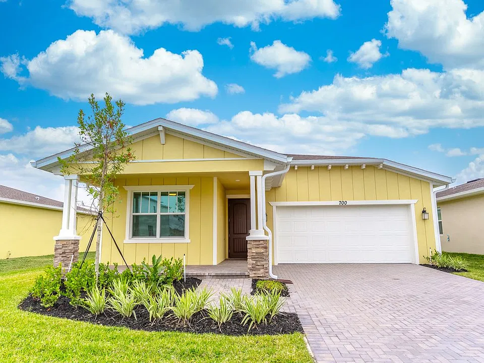 700 Veridian Cir NW