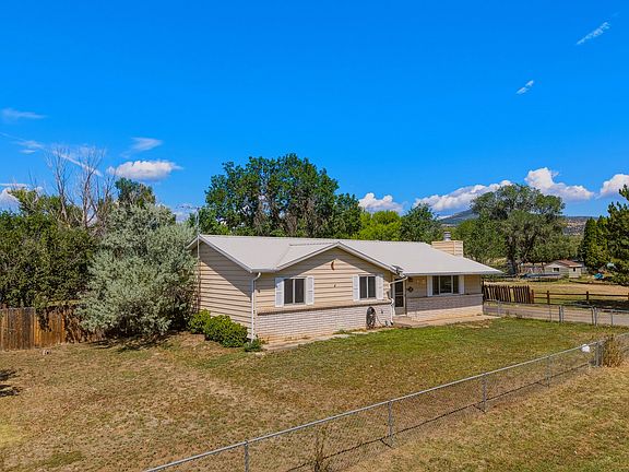 3rd image of 106 Hill Dr