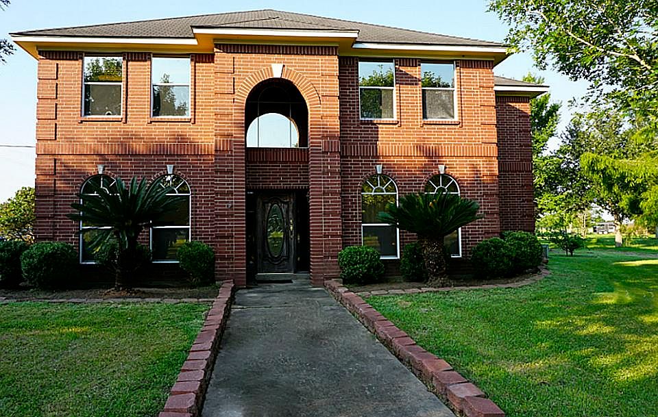 1st image of 306 Cedar Creek Dr