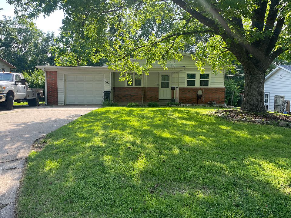 1st image of 203 Westridge Dr