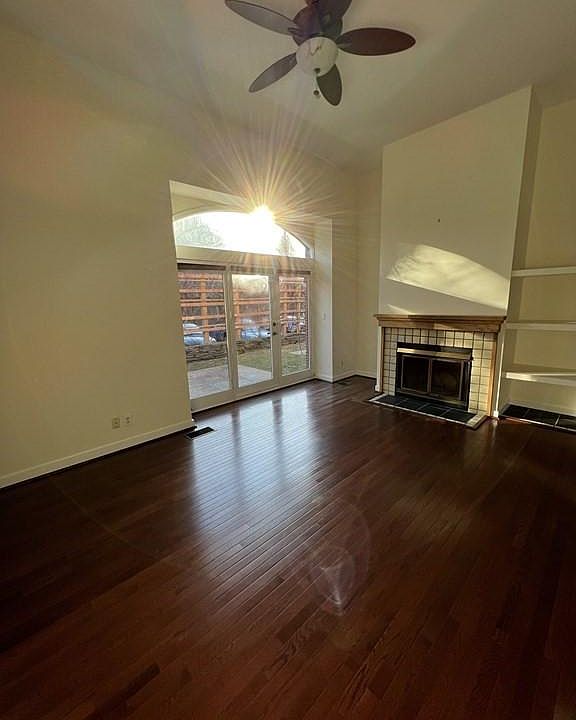 2nd image of 423 Arsenal St #2