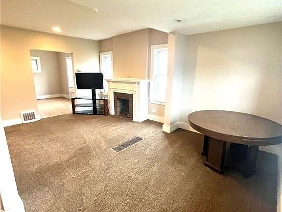 3rd image of 796 Merton Ave