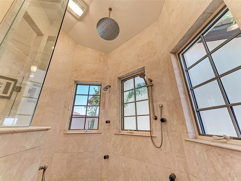 14 N Washington Dr — Photo 47