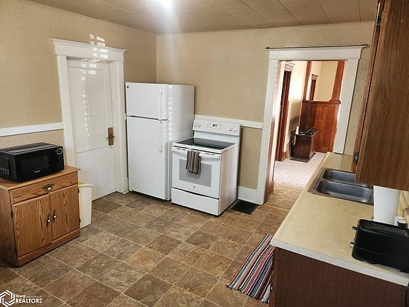 5th image of 801 2nd St