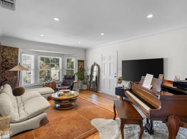 15234 Dickens St #1/4, Sherman Oaks, CA 91403