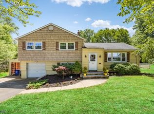 19 Ridge Rd, Cedar Grove, NJ 07009