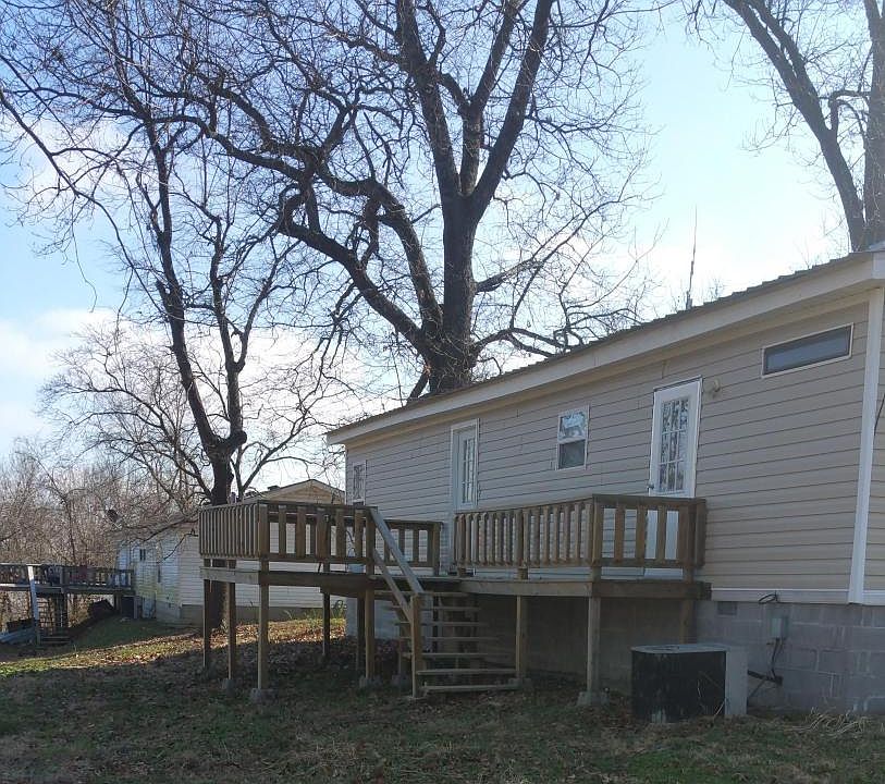 2nd image of 500 Hilltop Dr