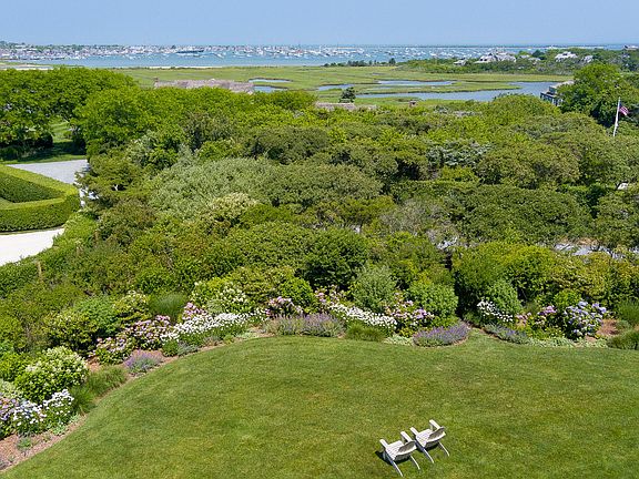 4th image of 8 Monomoy Rd