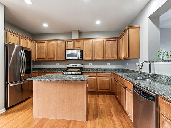 5th image of 9406 W 141st St