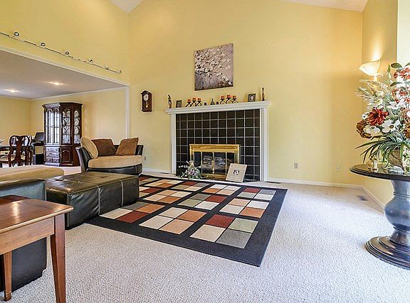 3rd image of 710 Holston Hills Ln