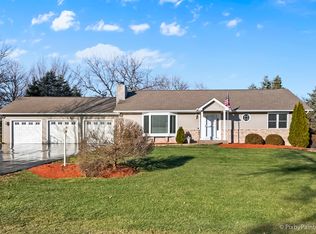 43W580 Kenmar Dr, Elburn, IL 60119