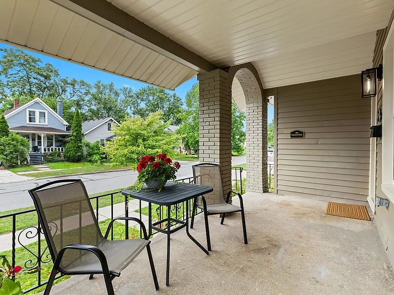 211 Ardmore Dr — Photo 8