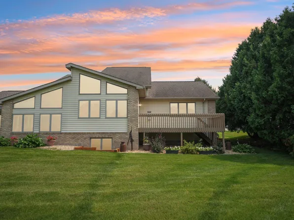 13010 Mulligan Ct, Lindstrom, MN 55045