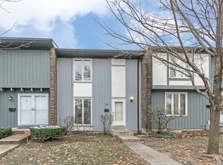 19 Dumbarton Oaks Pl, Elgin, IL 60123