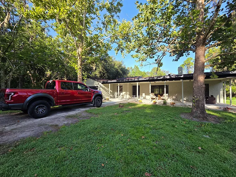 2200 Retreat Rd — Photo 3