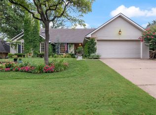 2417 Stonehenge Dr, Edmond, OK 73034