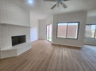 802 Headwater Dr, Arlington, TX 76015