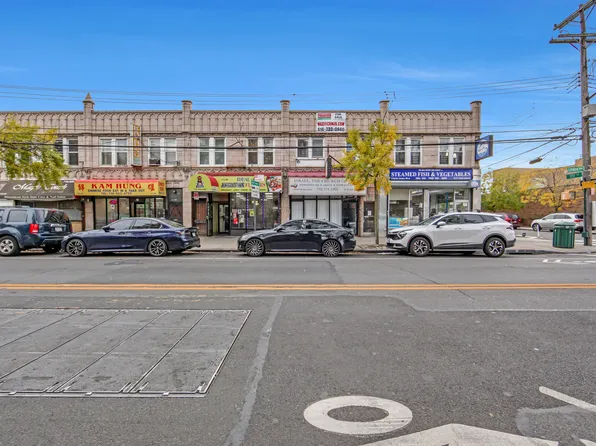 172-04 Linden Boulevard image 3 of 7