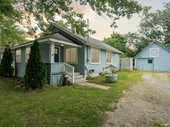 11452 Dexter St, Clio, MI 48420