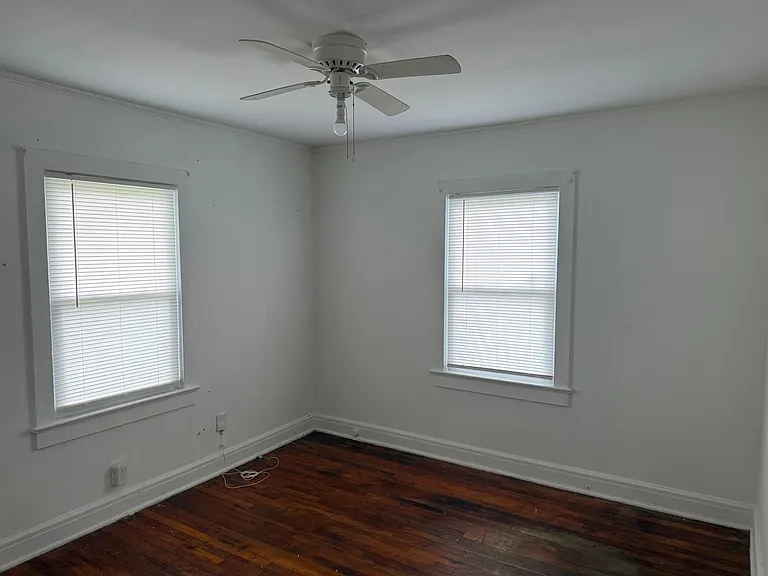 1204 Julia Ave — Photo 4