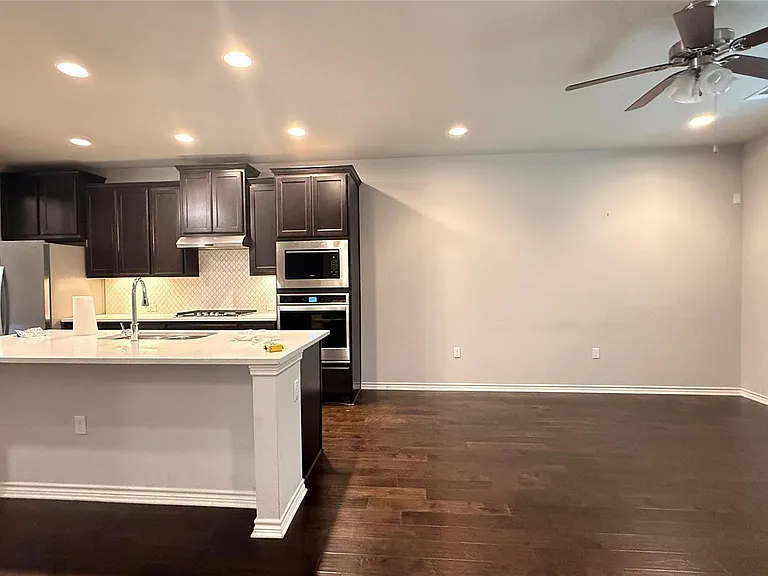 9102 Gage Dr — Photo 4